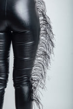 PANTALON VINIL ITALIANO CON PLUMAS